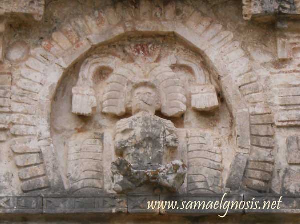 Sacerdote maya  en meditación
