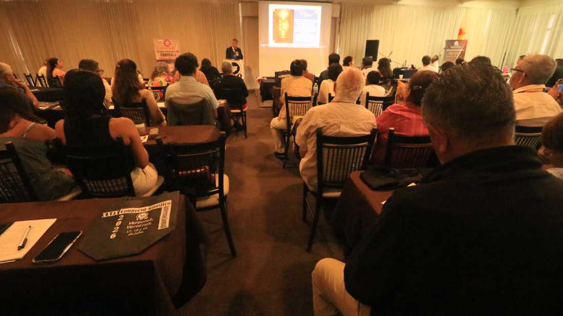 “Tajín, el Prometeo totonaca” por el instructor Vicente Sáenz Flores “Tajín, el Prometeo totonaca” por el instructor Vicente Sáenz Flores