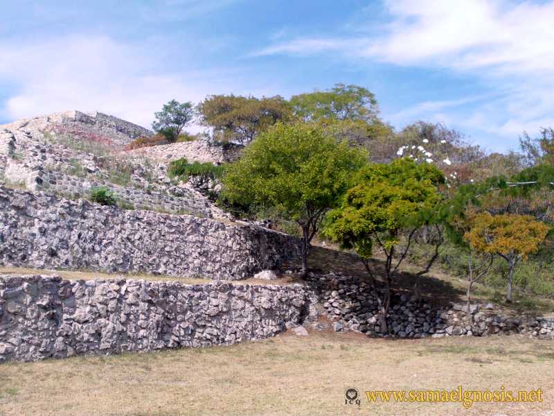 Zona Arqueológica de Xochicalco Foto 0020