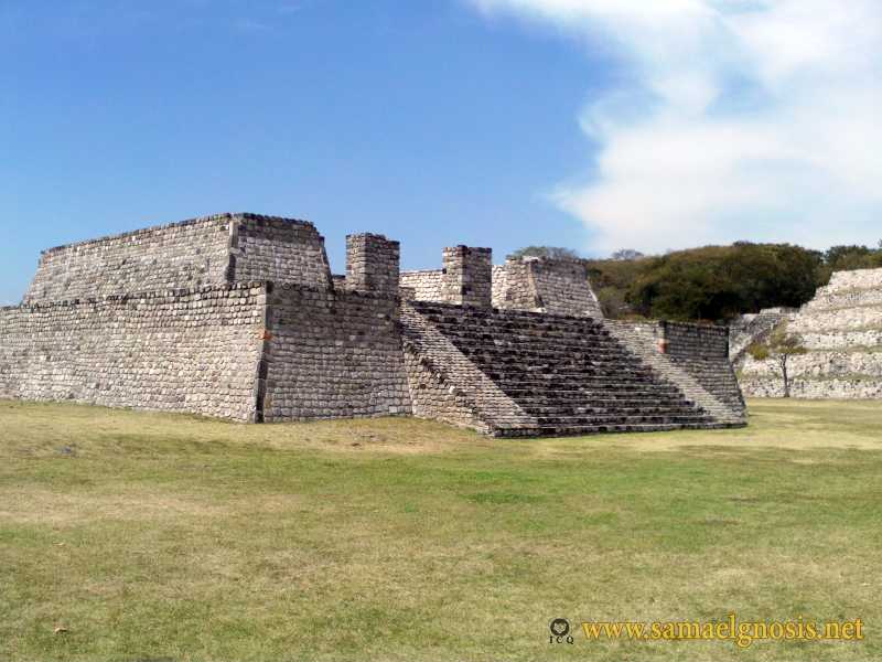 Zona Arqueológica de Xochicalco Foto 0047