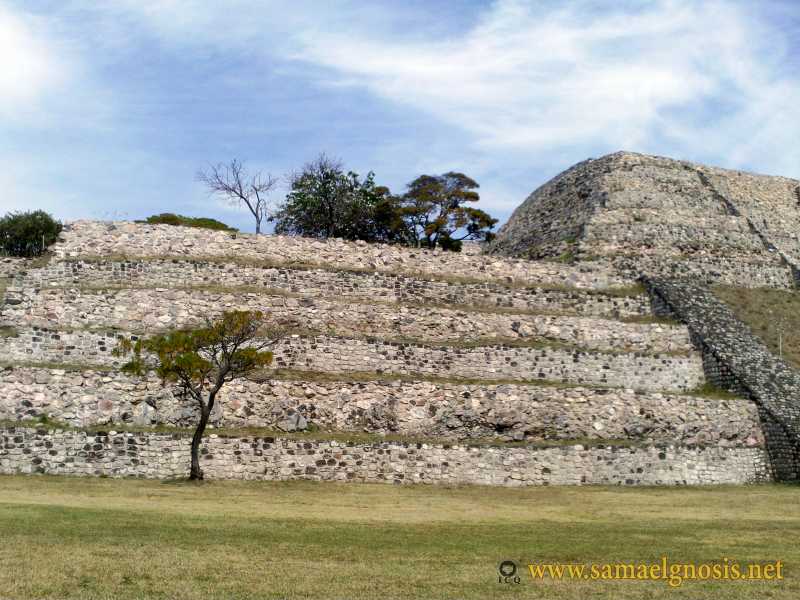 Zona Arqueológica de Xochicalco Foto 0093