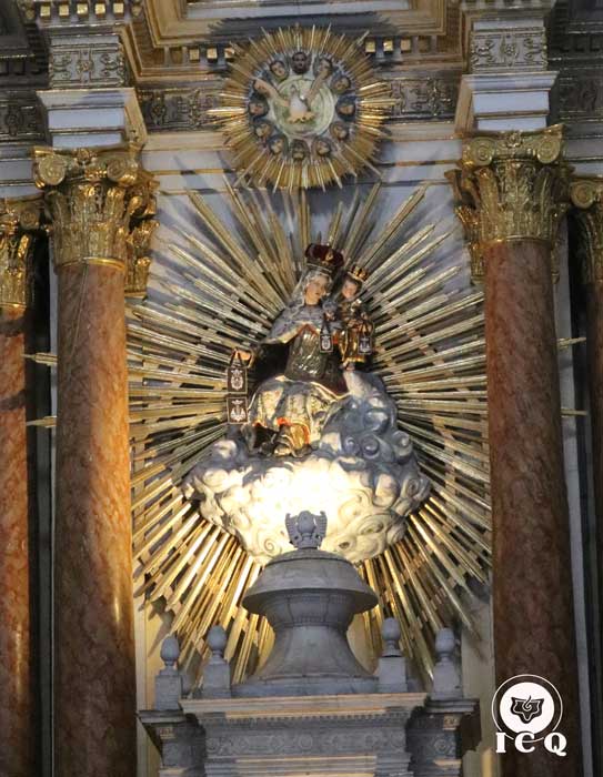 El Espíritu Santo en la parte superior, en la parte central la Virgen del Carmen. Magnifica representación de Shiva-Shakti. Iglesia del Carmen, San Luis Potosí, S.L.P. México. 