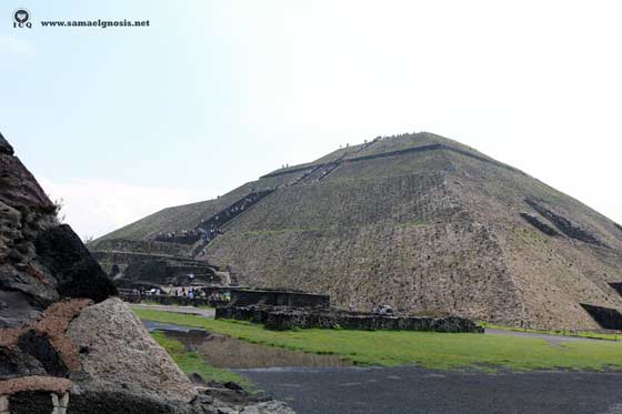 Pirámide del Sol. Teotihuacán México. Foto: Jenaro Reyes y Lupita Rodríguez.