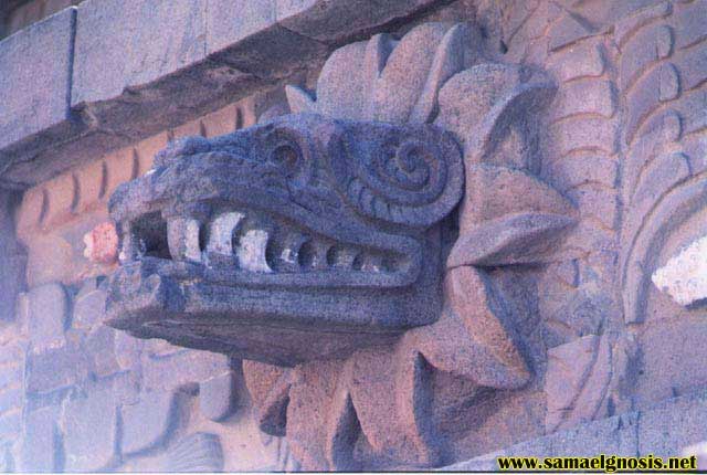 “Serpiente emplumada (Quetzalcóatl)” Teotihuacán. 