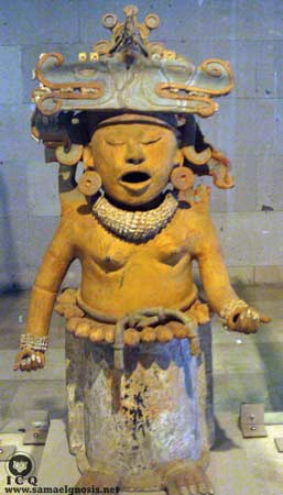 Mujer divinizada porque murió en el parto llamadas “Mujer-diosa” (Cihuateteotl). Museo de Antropología de Xalapa.