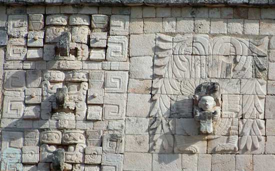 Dios de agua maya (Chaac) y “Serpiente emplumada” Kukulkán. [Chichén Itzá México. Foto: Martha Rodríguez ICQ]