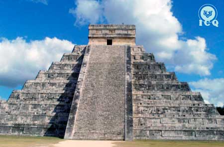 Pirámide de Kukulkán, [Chichén Itzá México]