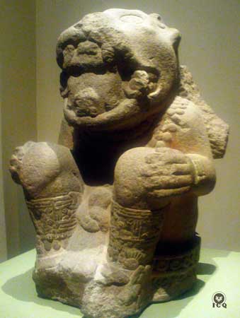 Guerrero jaguar.  [Museo Nacional de Antropología].